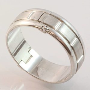 9 carat white gold textured gents hinged ring