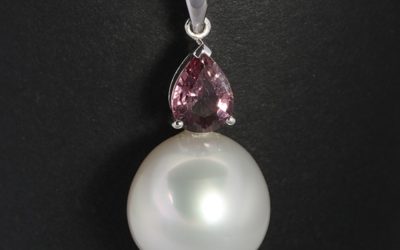 119562 : South Sea Pearl & Pink Sapphire Pendant