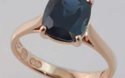 119721 : Australian Sapphire Engagement Ring