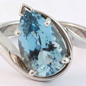 pear shaped aquamarine ring, aquamarine ring, hand made aquamarine ring, pear shaped aquamarine, custom made aquamarine ring