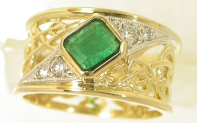 c109_ID7918 : Emerald & Diamond Ring