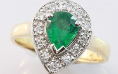 c119976 : Emerald & Diamond Ring