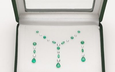 o112 : Box of Natural Emeralds and Diamonds